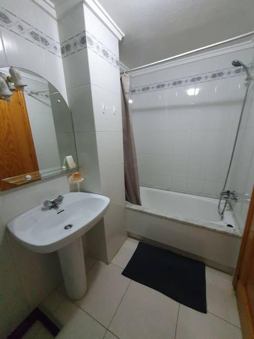 Spanish Style Apartment Near The Beach تورّيفيِخا المظهر الخارجي الصورة